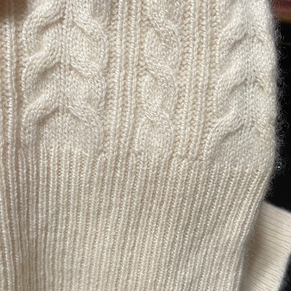 Nicole Summers Vintage cashmere Cream Knit Beanie and Gloves Set - Picture 4 of 12